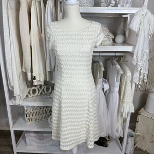 Sharagano Noir sz. 2 women’s white rick rack dress, textured, crocheted #4129